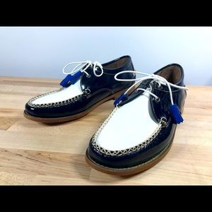G. H. Bass and Co. Weejuns, size 9.5, navy/white